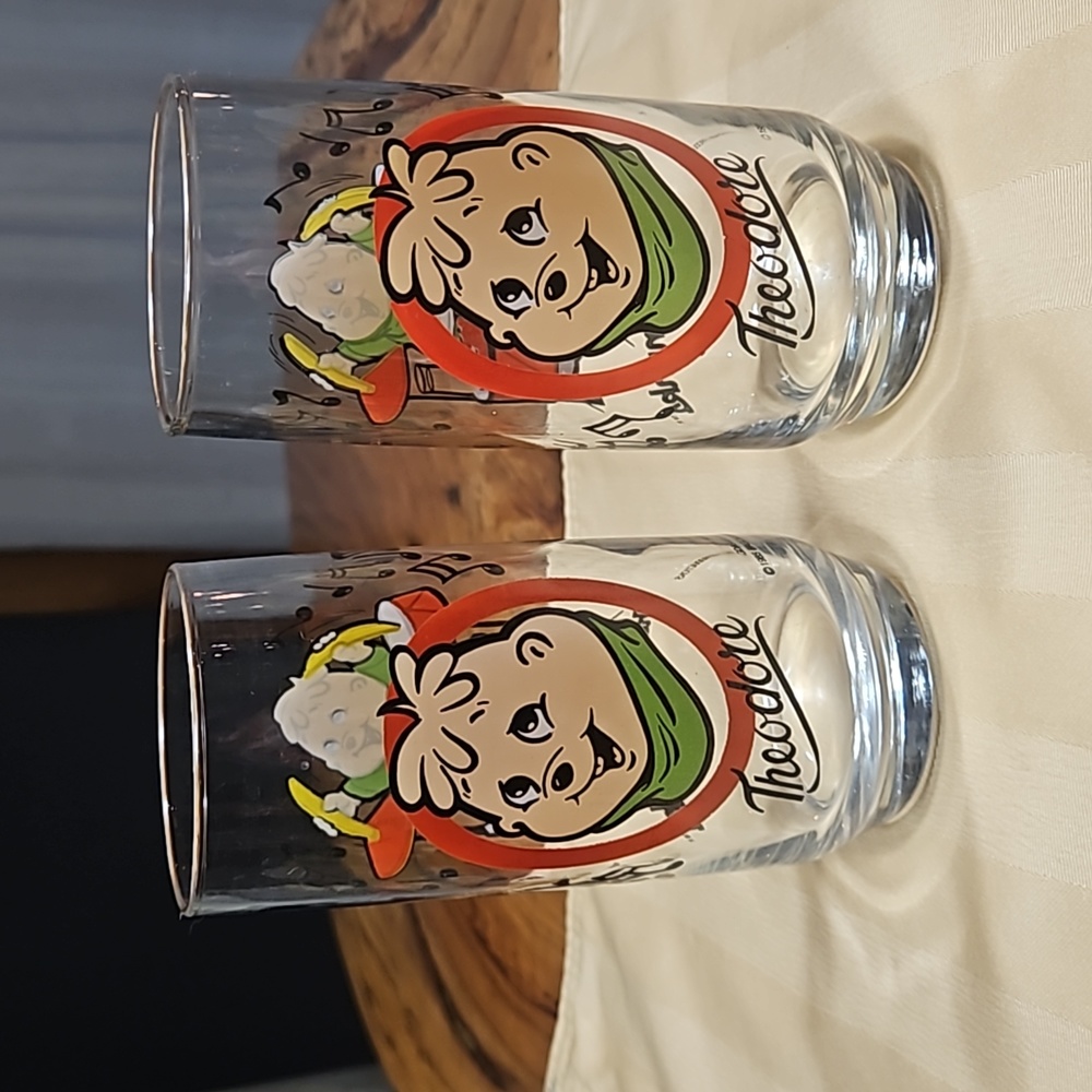 Vintage 1985 Theodore Alvin and the Chipmunks Collector cups